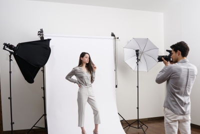 Fotografijos profesionalamas – nuotoliniu būdu valdoma apšvietimo sistema Fotografijos profesionalamas – nuotoliniu būdu valdoma apšvietimo sistema