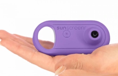 „Sunscreenr“ prietaisas parodys, kur tiksliai pamiršote patepti apsauginio kremo nuo saulės
