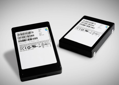 „Samsung Electronics“ pristatė 64 sluoksnių „Flash“ V-NAND atmintį ir rekordinės talpos 2,5 colių SSD
