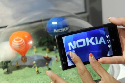 „Nokia“ vadovas patvirtino, kad bendrovė šįmet išleis išmanius telefonus ir planšetę