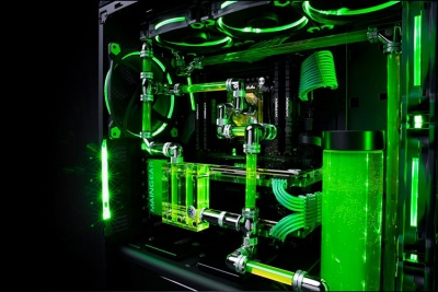 Žaidimų kompiuteris „R1 Razer Edition“ kainuoja 10 tūkst. JAV dolerių Žaidimų kompiuteris „R1 Razer Edition“ kainuoja 10 tūkst. JAV dolerių