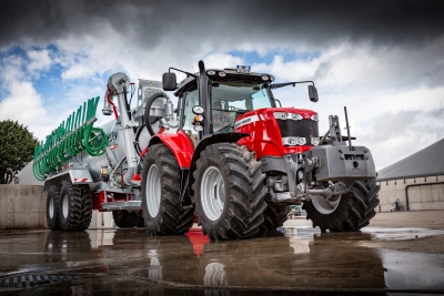 Pristatytas pirmasis pasaulyje 200 AG keturių cilindrų traktorius – MF 6718 S