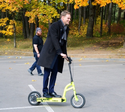 Nauja žvaigždė: sukurtas didmiesčių gyventojams skirtas elektrinis paspirtukas Nauja žvaigždė: sukurtas didmiesčių gyventojams skirtas elektrinis paspirtukas