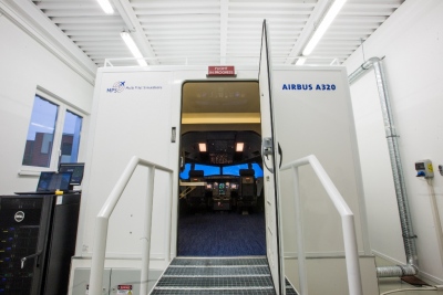 „Wizz Air“ plečia savo mokymų centrą – pristatytas naujasorlaivio kabinos simuliatorius