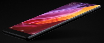 „Xiaomi Mi Mix“: 6,4 colių keramikinis planšetofonas su rekordiškai plonais ekrano rėmeliais „Xiaomi Mi Mix“: 6,4 colių keramikinis planšetofonas su rekordiškai plonais ekrano rėmeliais