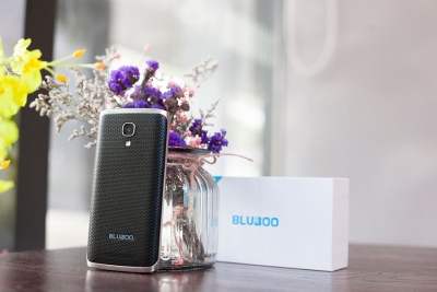 Ypač pigus ir kompaktiškas išmanusis telefonas „Bluboo Mini“