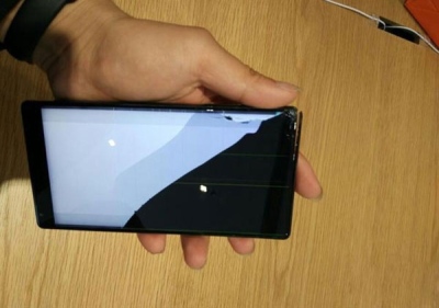 Kas nutiks keramikiniam „Xiaomi Mi MIX“, jei jį išmesite? Kas nutiks keramikiniam „Xiaomi Mi MIX“, jei jį išmesite?