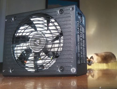 Pati aukščiausia klasė pigiau: „Corsair RM1000i“ PSU apžvalga