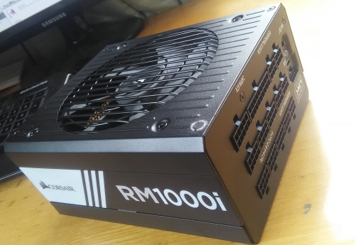 Pati aukščiausia klasė pigiau: „Corsair RM1000i“ PSU apžvalga