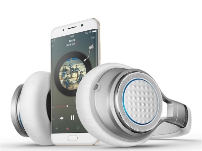 „Vivo Xplay6“ – lenktas ekranas, dviguba kamera ir Hi-Fi „Vivo Xplay6“ – lenktas ekranas, dviguba kamera ir Hi-Fi