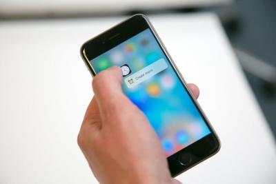 „Apple“ pakeis kai kurių „iPhone 6s“ akumuliatorius – nemokamai „Apple“ pakeis kai kurių „iPhone 6s“ akumuliatorius – nemokamai