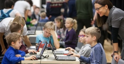 Apie 700 rytojaus Vilniaus kūrėjų prisijungė prie pasaulinės iniciatyvos „Hour Of Code“ Apie 700 rytojaus Vilniaus kūrėjų prisijungė prie pasaulinės iniciatyvos „Hour Of Code“