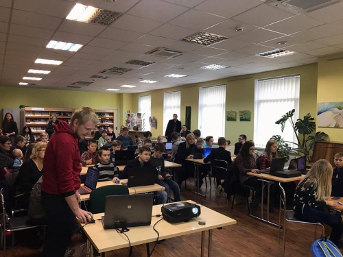 Su „Coder Dojo“ Lietuva programuoti pirmąsias svetaines išmoko šimtai vaikų