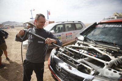 Dakaro ralio automobilių švararūpinsis profesionalai