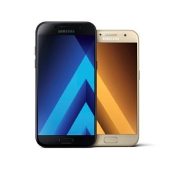 „Samsung“ pristatė flagmano savybėmis pasižyminčius„Galaxy A“ telefonus