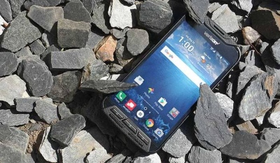 „Kyocera DuraForce Pro“ gavo safyro stiklą ir veiksmo kamerą „Kyocera DuraForce Pro“ gavo safyro stiklą ir veiksmo kamerą