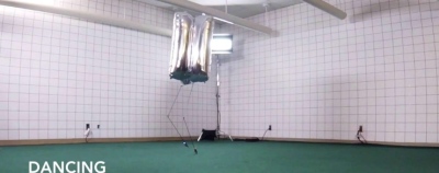 BALLU – žygiuojantis robotas-balionėlis iš UCLA BALLU – žygiuojantis robotas-balionėlis iš UCLA