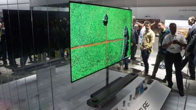 Paskelbta neįtikėtinai plonų televizorių „LG Signature 4K OLED W“ kaina Paskelbta neįtikėtinai plonų televizorių „LG Signature 4K OLED W“ kaina