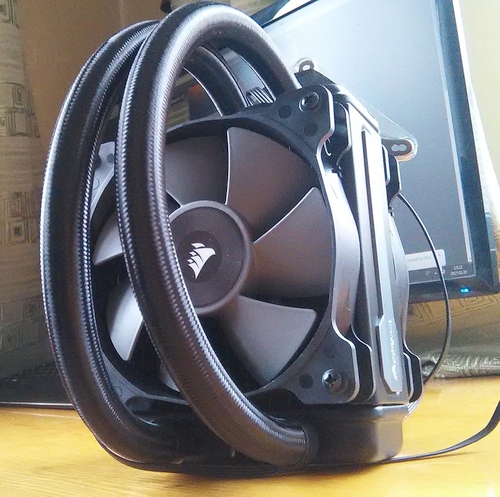 Vanduo prieš orą: „Noctua NH-D15S“ prieš „Corsair H80i v2“