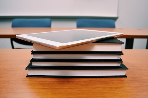 Net žinodami mažiau už mokinius, mokytojai turi mokyti naudotis internetu Net žinodami mažiau už mokinius, mokytojai turi mokyti naudotis internetu