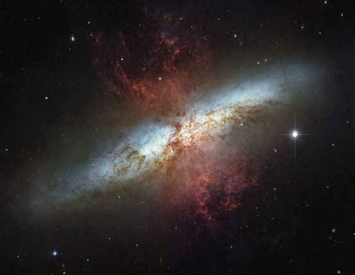 8 keistos galaktikų formos ir vardai