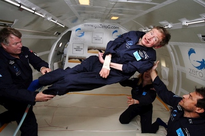 Stephenas Hawkingas žada tapti tikra įžymybe: „Maniau, niekas manęs į kosmosą neims, bet kai pasiūlė, aš iškart sutikau“