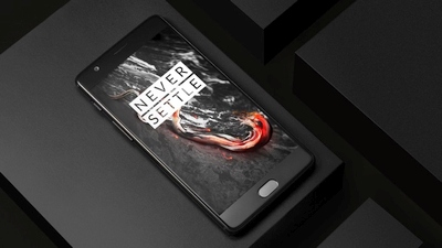 „OnePlus 3T Midnight Black“ – juoda flagmano versija