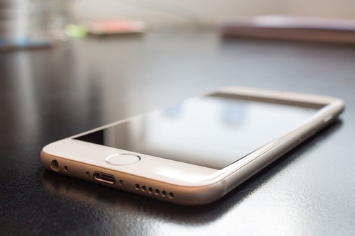 7 patarimai, kaip atlaisvinti vietos „iPhone“ telefone