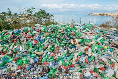 „Dell“ pirmieji rinkoje pakuotėms panaudojo iš vandenynų surinktą plastiką „Dell“ pirmieji rinkoje pakuotėms panaudojo iš vandenynų surinktą plastiką