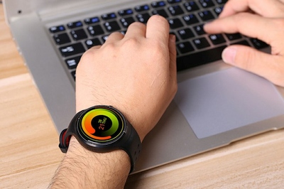 Pristatytas išskirtinės išvaizdos išmanusis laikrodis „Zeblaze THOR“ su AMOLED ekranu Pristatytas išskirtinės išvaizdos išmanusis laikrodis „Zeblaze THOR“ su AMOLED ekranu