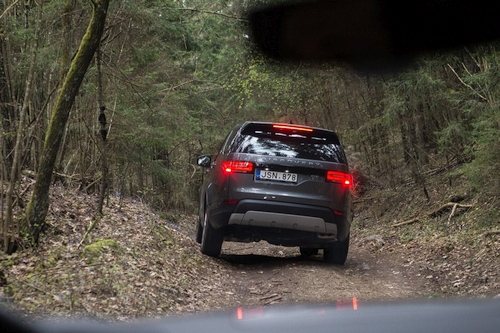 „Land Rover Discovery“ išbandytas Lietuvos keliuose