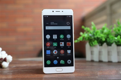 „Meizu E2“ anonsas: „Helio P20“, greitas įkrovimas ir daugiafunkcinė LED blykstė „Meizu E2“ anonsas: „Helio P20“, greitas įkrovimas ir daugiafunkcinė LED blykstė