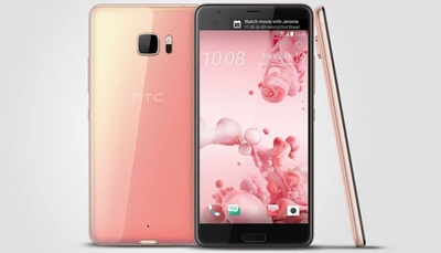 Išbandė „HTC U Ultra“ safyro stiklo patvarumą