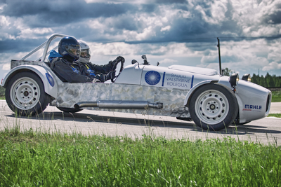 Šiaulių studentų baigiamasis projektas – sportinis automobilis