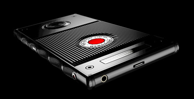 „RED Hydrogen One“ – pirmasis pasaulyje holografinis išmanusis telefonas