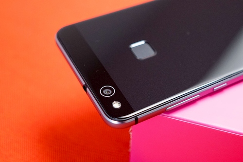 Kai išmanieji flagmanai – ne kiekvieno kišenei: „Huawei P10 Lite“ apžvalga Kai išmanieji flagmanai – ne kiekvieno kišenei: „Huawei P10 Lite“ apžvalga