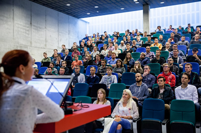 Mokslo metų pradžia KTU: studentų laukia „Geležinės lapės“ paskaita, atvira diskusija su rektoriumi ir lobio paieškos Mokslo metų pradžia KTU: studentų laukia „Geležinės lapės“ paskaita, atvira diskusija su rektoriumi ir lobio paieškos