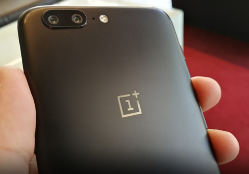 „OnePlus 5“ – „flagmanų žudikas“