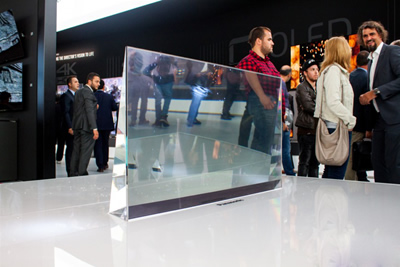 „Panasonic“ parodė skaidrų OLED televizorių