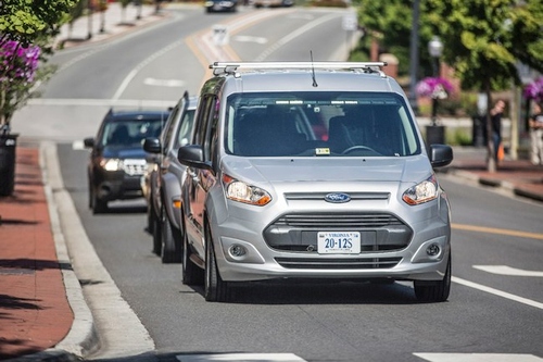 Kaip žmonės reaguos į autonominius automobilius? „Ford“ atliko labai įdomų eksperimentą