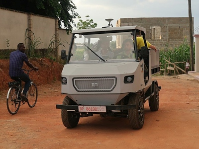 Sukurtas itin pigus ir keturiais ratais varomas elektromobilis „aCar“