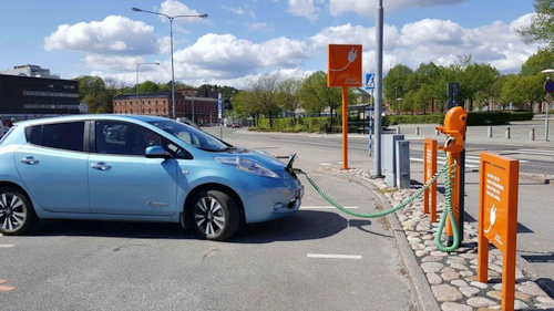 Lietuva elektrifikuojasi: kodėl alternatyviais degalais varomų automobilių mūsų šalyje tik daugės?