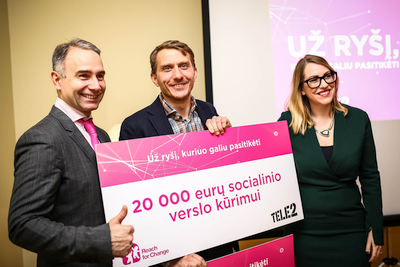 Švedijos ambasadoje apdovanotas Darius žada formuoti naujus vaikų įpročius internete Švedijos ambasadoje apdovanotas Darius žada formuoti naujus vaikų įpročius internete