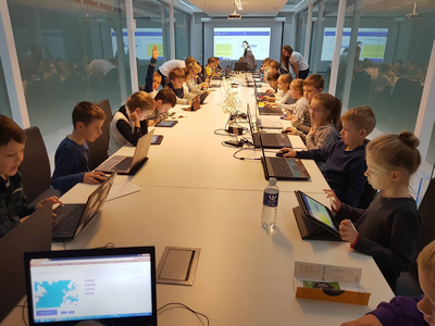 Per Lietuvą nuvilnijo Šimtmečio programavimo valanda Per Lietuvą nuvilnijo Šimtmečio programavimo valanda