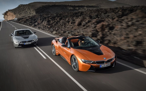 Hibridinis sportinis „BMW i8“ nuo šiol – ir rodsterio kėbule