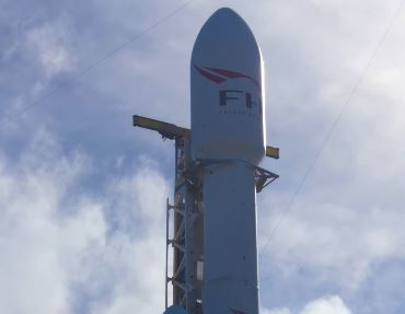 Istorinį „Falcon Heavy“ raketos startą apkartino „mažutė“ nesėkmė
