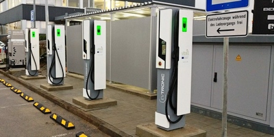 Jau šiais metais bus diegiamas trečiasis itin greitas elektromobilių įkrovimo tinklas „MEGA-E“ Jau šiais metais bus diegiamas trečiasis itin greitas elektromobilių įkrovimo tinklas „MEGA-E“