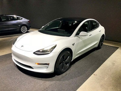Kodėl „Tesla Model 3“ turi tepalo lygio matuoklį