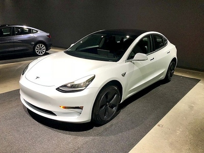 Kodėl „Tesla Model 3“ turi tepalo lygio matuoklį Kodėl „Tesla Model 3“ turi tepalo lygio matuoklį