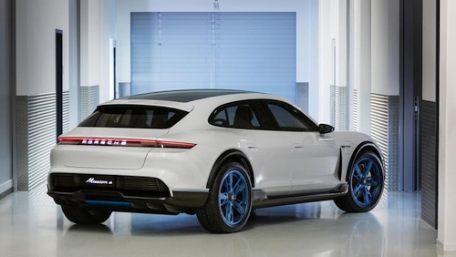 Ženevos automobilių parodoje – koncepcinis elektra varomas  „Porsche Mission E Cross Turismo“